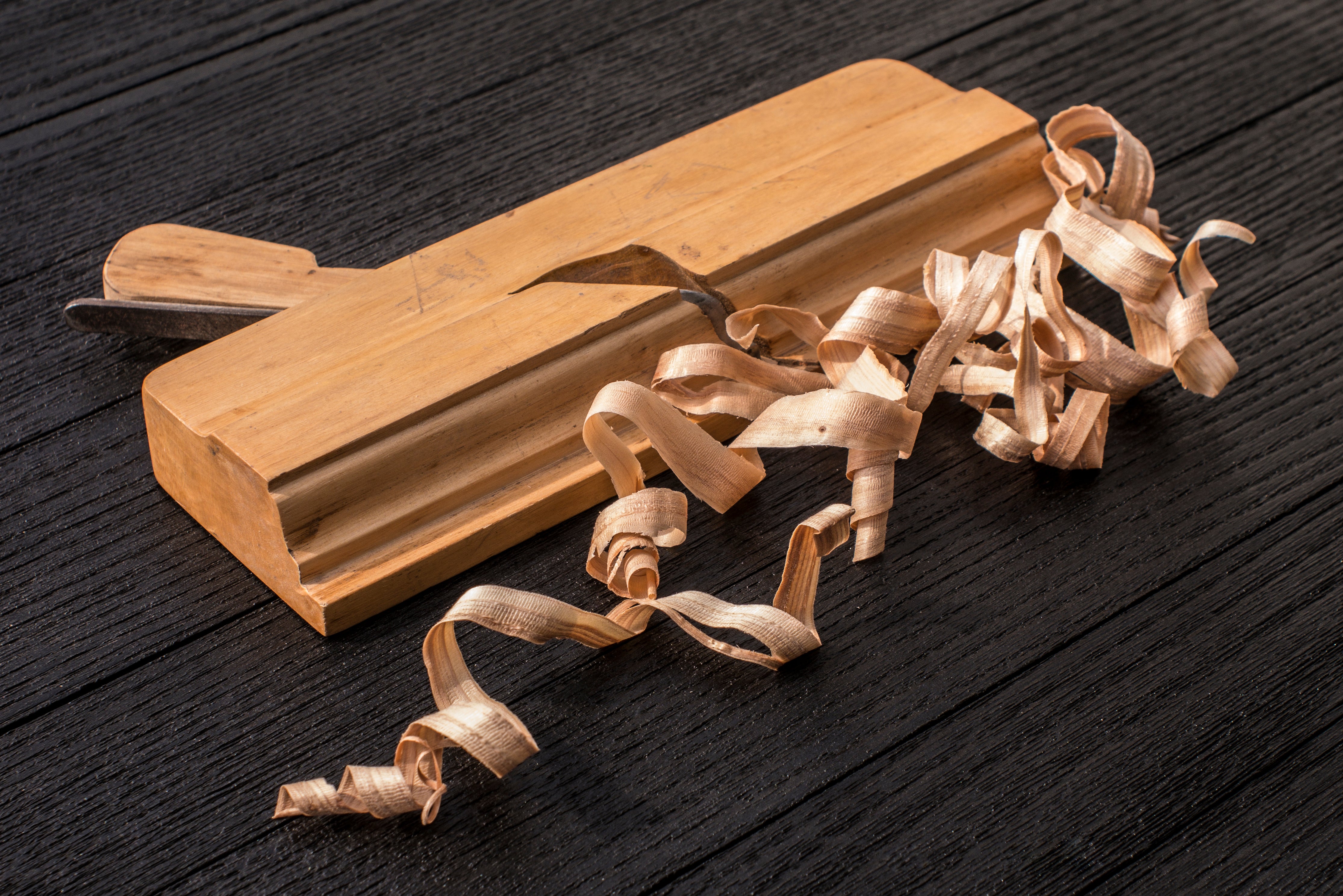 Wood shavings - the beauty of handcrafted work